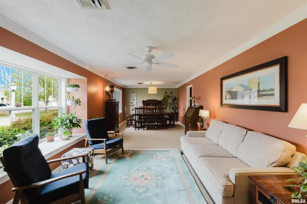 $395,000 | 1502 Nagel Drive, Marion, IL 62959