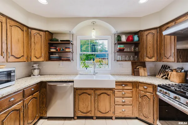 $395,000 | 1502 Nagel Drive, Marion, IL 62959