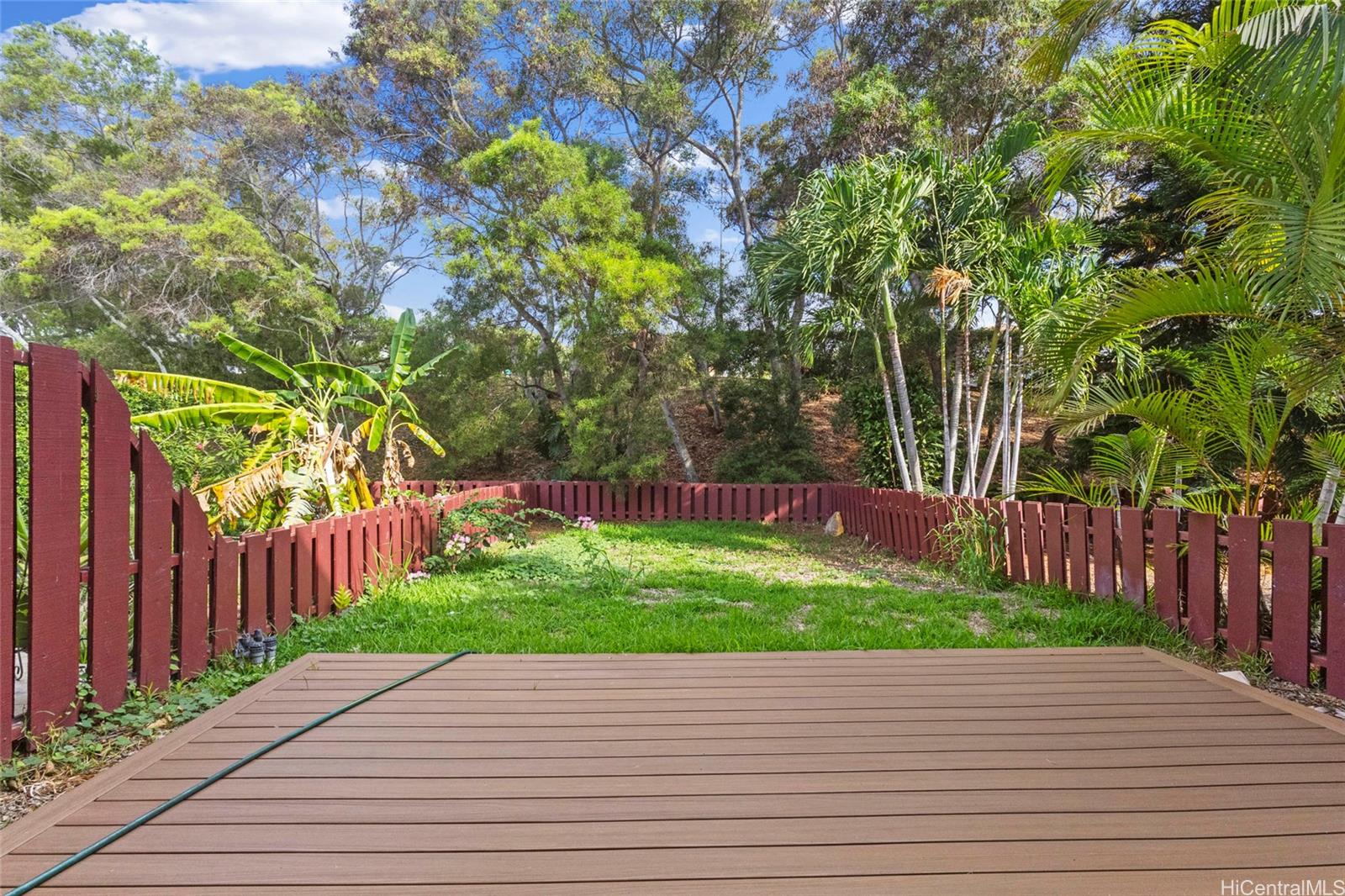 92-1226 Makakilo Drive, Unit 6 Kapolei, HI 96707 - Photo 5 of 15 a view of backyard with green space