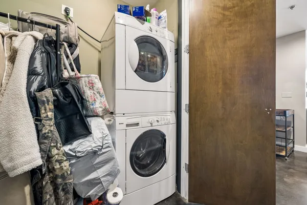 $2,000 | 1510 Demonbreun Street, Unit 608, Nashville, TN 37203