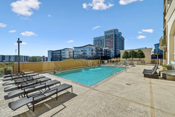 $2,000 | 1510 Demonbreun Street, Unit 608, Nashville, TN 37203