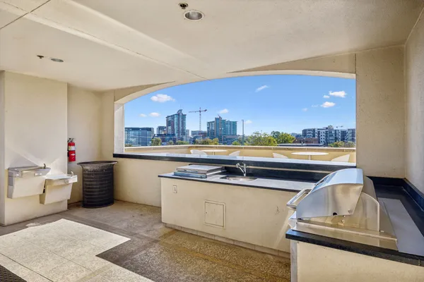 $2,000 | 1510 Demonbreun Street, Unit 608, Nashville, TN 37203