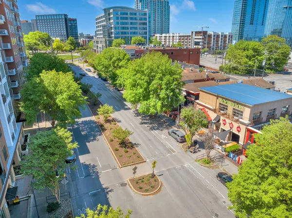 $2,000 | 1510 Demonbreun Street, Unit 608, Nashville, TN 37203