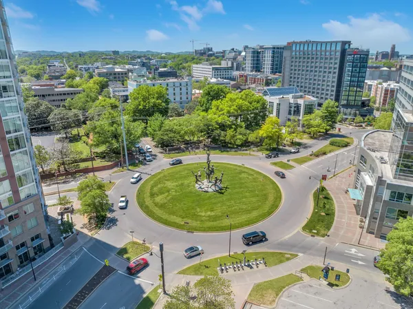 $2,000 | 1510 Demonbreun Street, Unit 608, Nashville, TN 37203