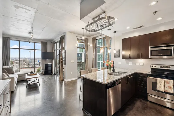 $2,000 | 1510 Demonbreun Street, Unit 608, Nashville, TN 37203