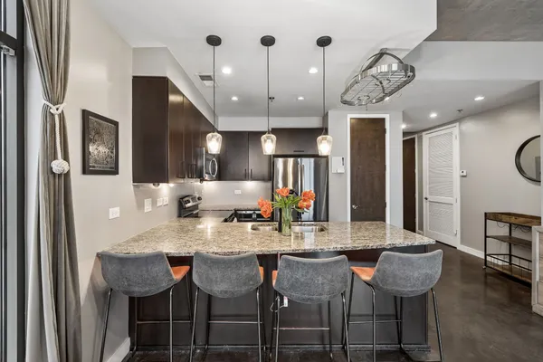 $2,000 | 1510 Demonbreun Street, Unit 608, Nashville, TN 37203