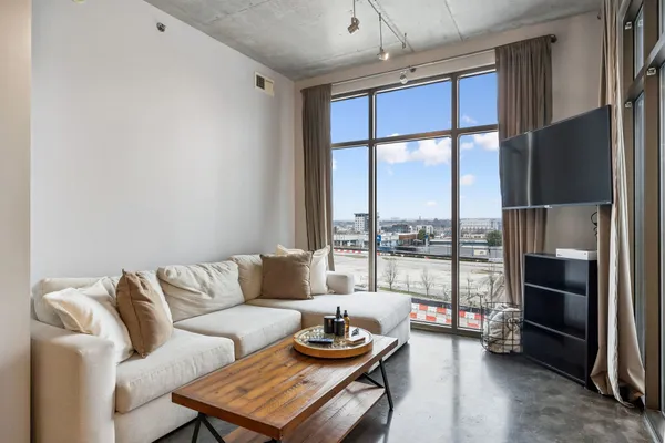 $2,000 | 1510 Demonbreun Street, Unit 608, Nashville, TN 37203