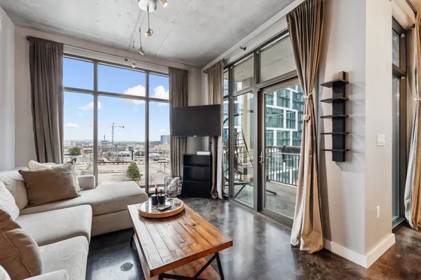 $2,000 | 1510 Demonbreun Street, Unit 608, Nashville, TN 37203