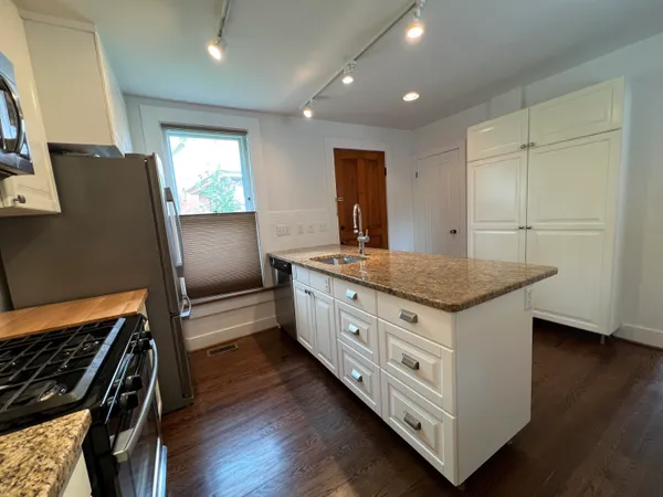 $3,500 | 310 2nd Street, Ann Arbor, MI 48103