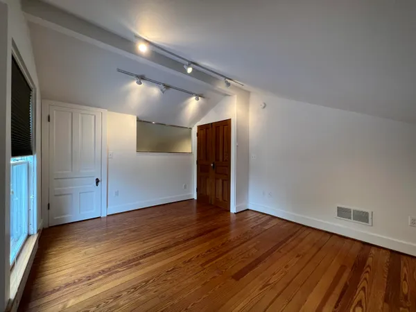 $3,500 | 310 2nd Street, Ann Arbor, MI 48103