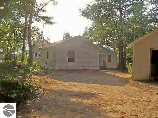 5806 Rennie View Traverse City, MI 49696 - Photo 9 of 14 1682281-8.JPG