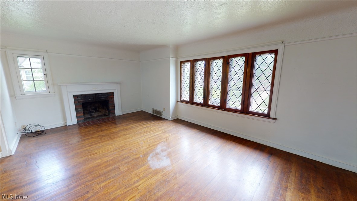 3570 Riedham Road Cleveland, OH 44120 - Photo 4 of 35