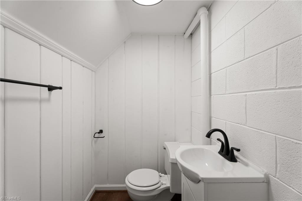 1366 Pinebluff Road Southwest Winston-Salem, NC 27103 - Photo 27 of 34