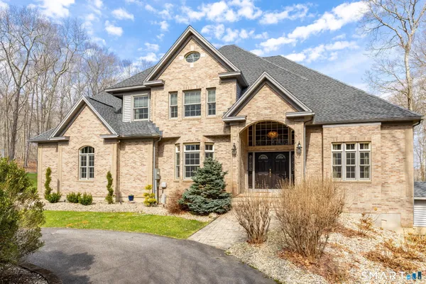 $899,900 | 10 Arden Drive, East Hampton, CT 06424