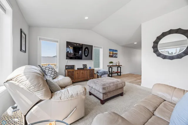 $319,900 | 6730 71st Avenue South, Horace, ND 58047