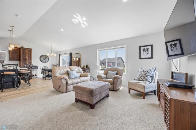 $319,900 | 6730 71st Avenue South, Horace, ND 58047