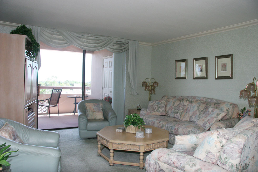 4200 North Miller Road, Unit 522 Scottsdale, AZ 85251 - Photo 2 of 26 Living Room