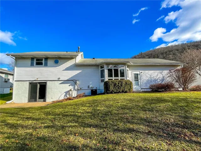 $259,900 | 128 Camelot Drive, Horseheads, NY 14845