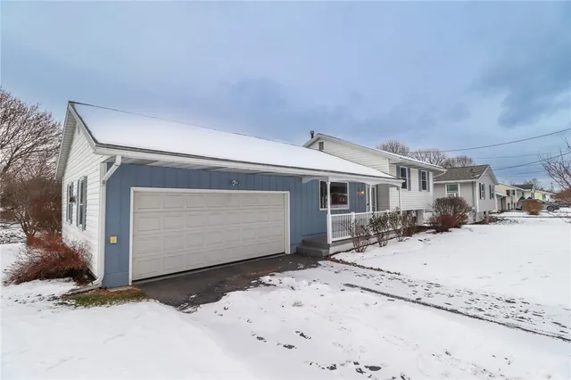 $259,900 | 128 Camelot Drive, Horseheads, NY 14845