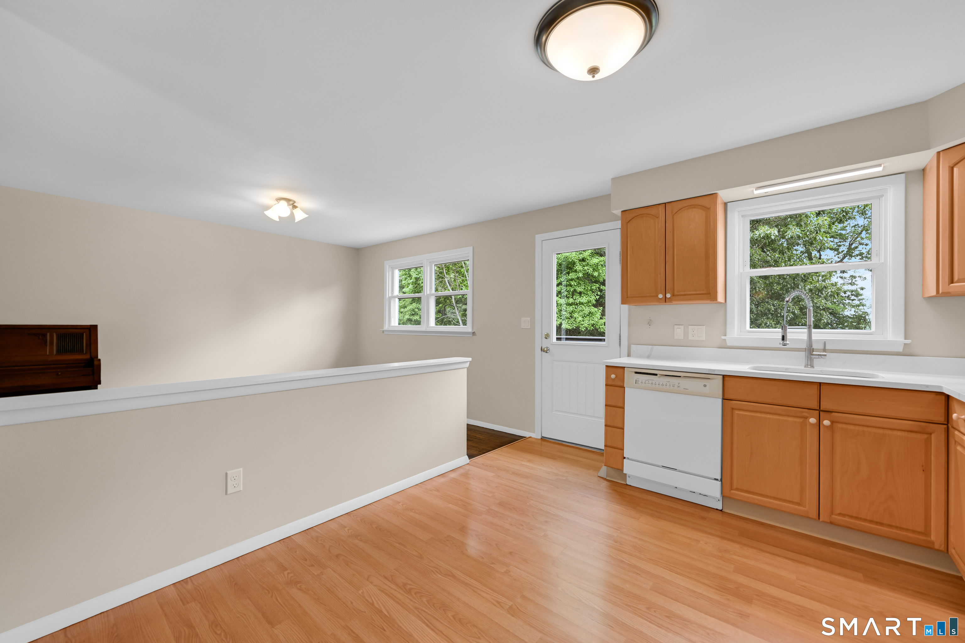 130 Back Rimmon Road Beacon Falls, CT 06403 - Photo 6 of 40