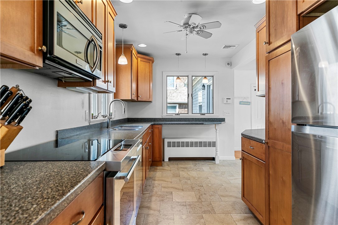 66 Merton Road Newport, RI 02840 - Photo 13 of 50