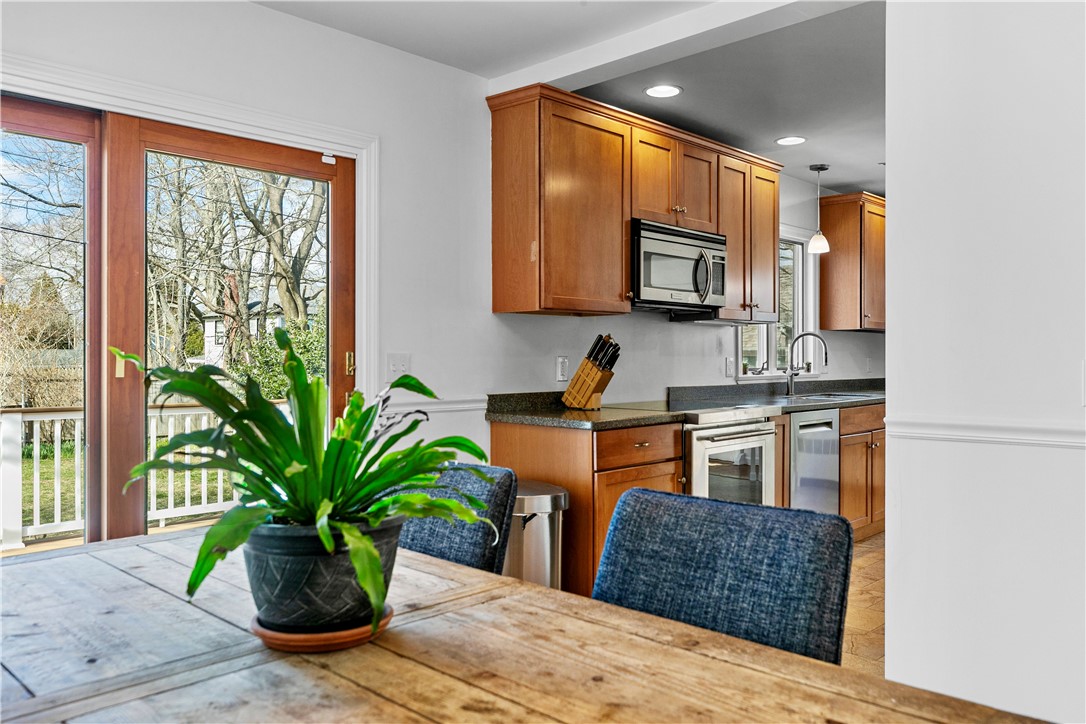 66 Merton Road Newport, RI 02840 - Photo 17 of 50