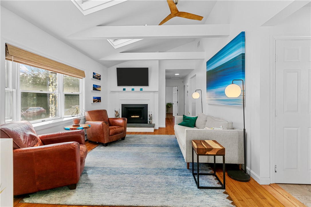 66 Merton Road Newport, RI 02840 - Photo 4 of 50