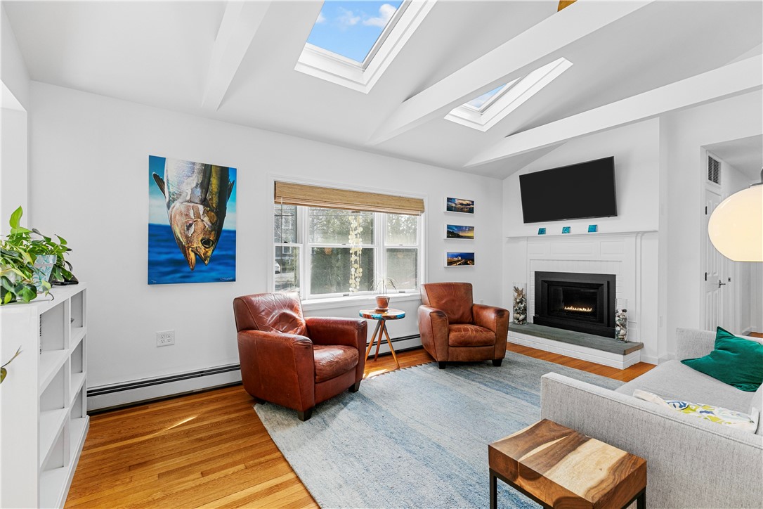 66 Merton Road Newport, RI 02840 - Photo 5 of 50
