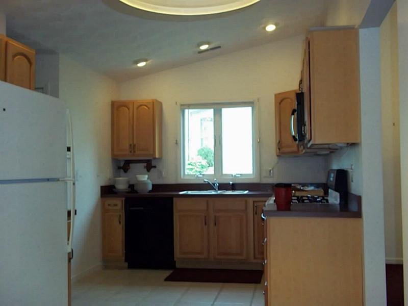 3 Quail Ridge Road, Unit 3 North Providence, RI 02904 - Photo 8 of 14 Kitchen.