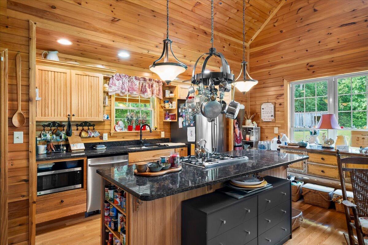 2065 Cobhill Road Ravenna, KY 40472 - Photo 12 of 59 29-IVA07545