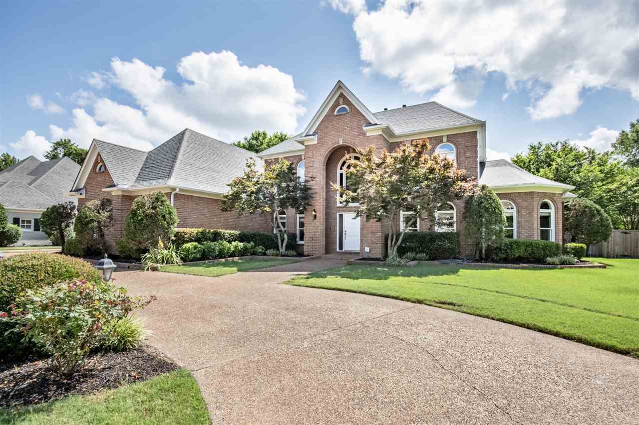 1880 Grovecrest Road Germantown, TN 38139 - Photo 1 of 25 Gallery Image 1