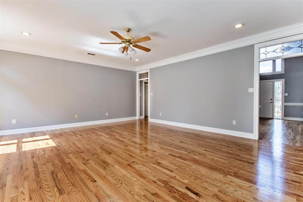 1880 Grovecrest Road Germantown, TN 38139 - Photo 6 of 25 Gallery Image 6