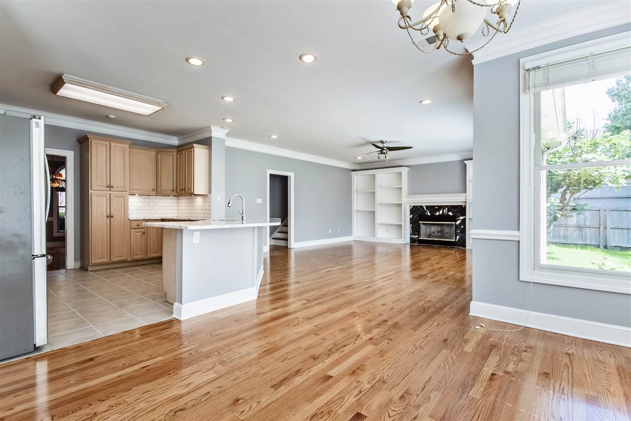 1880 Grovecrest Road Germantown, TN 38139 - Photo 8 of 25 Gallery Image 8