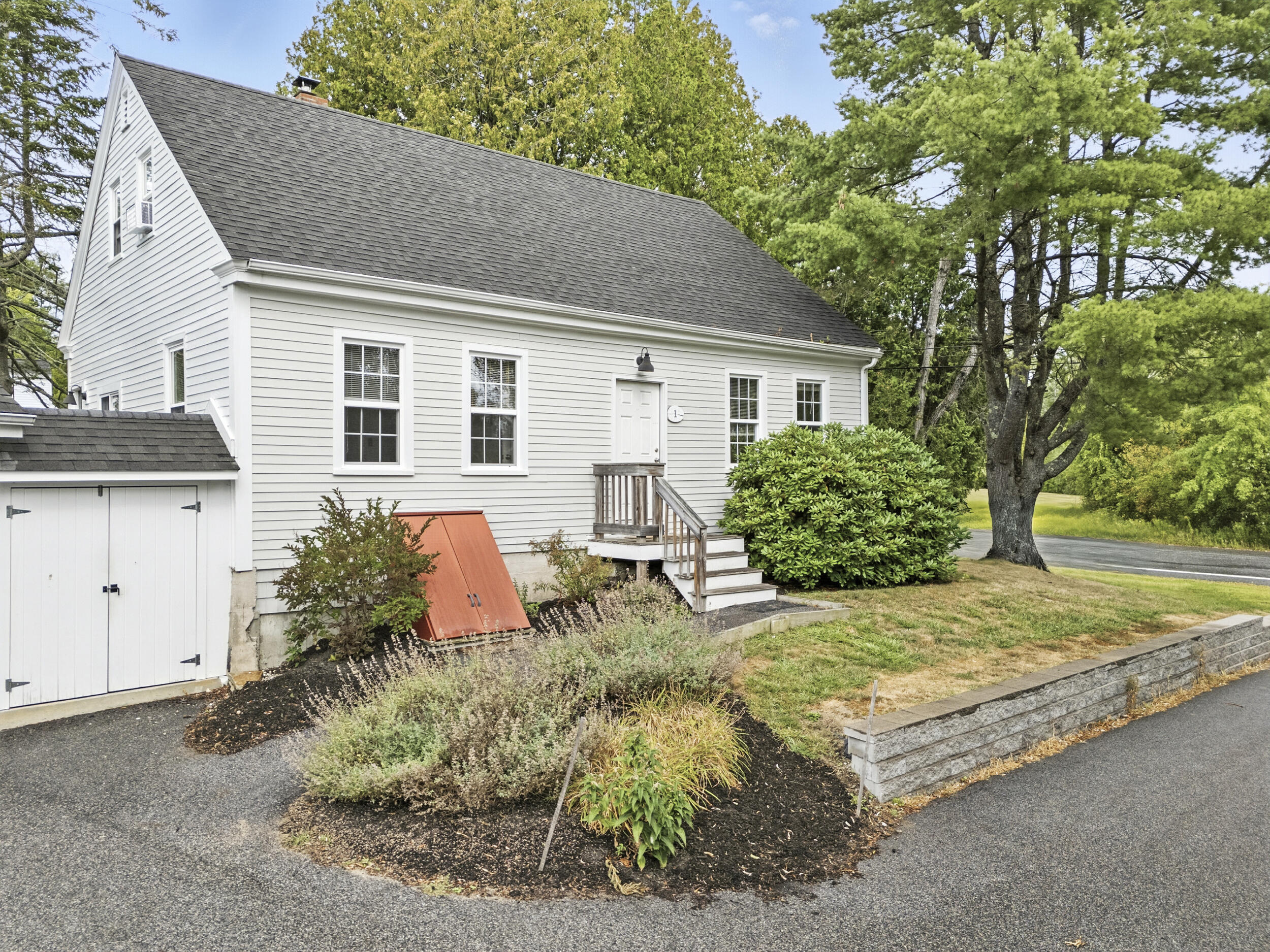 9 Summer Street Freeport, ME 04032 - Photo 3 of 93 9summer-88