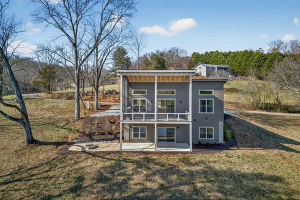 $589,000 | 76 Murray Hill Terrace, Hayesville, NC 28904