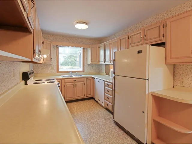 $469,000 | 112 Abnaki Avenue, Essex Junction, VT 05452