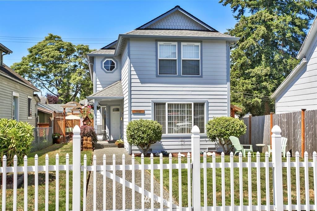 1720 Rockefeller Avenue Everett, WA 98201 - Photo 1 of 21