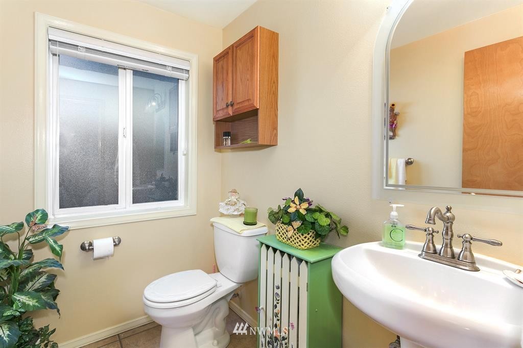 1720 Rockefeller Avenue Everett, WA 98201 - Photo 9 of 21