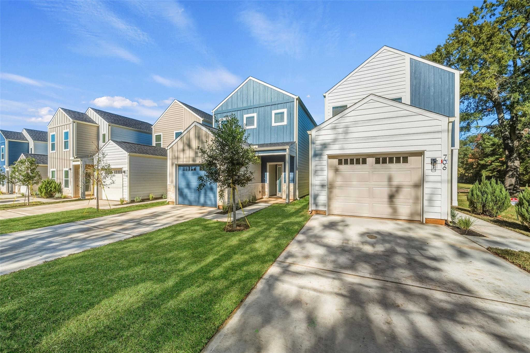 706 West Dallas Street Conroe, TX 77301 - Photo 2 of 38