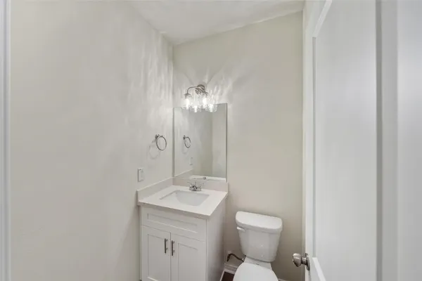 $1,825 | 706 West Dallas Street, Conroe, TX 77301
