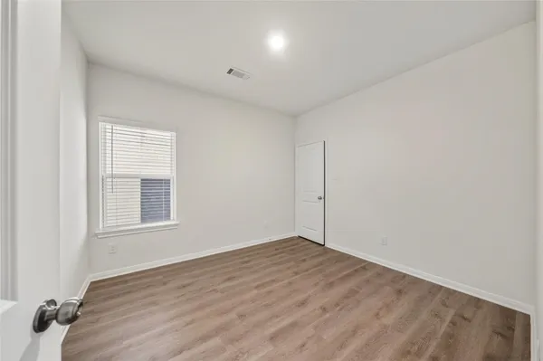 $1,825 | 706 West Dallas Street, Conroe, TX 77301