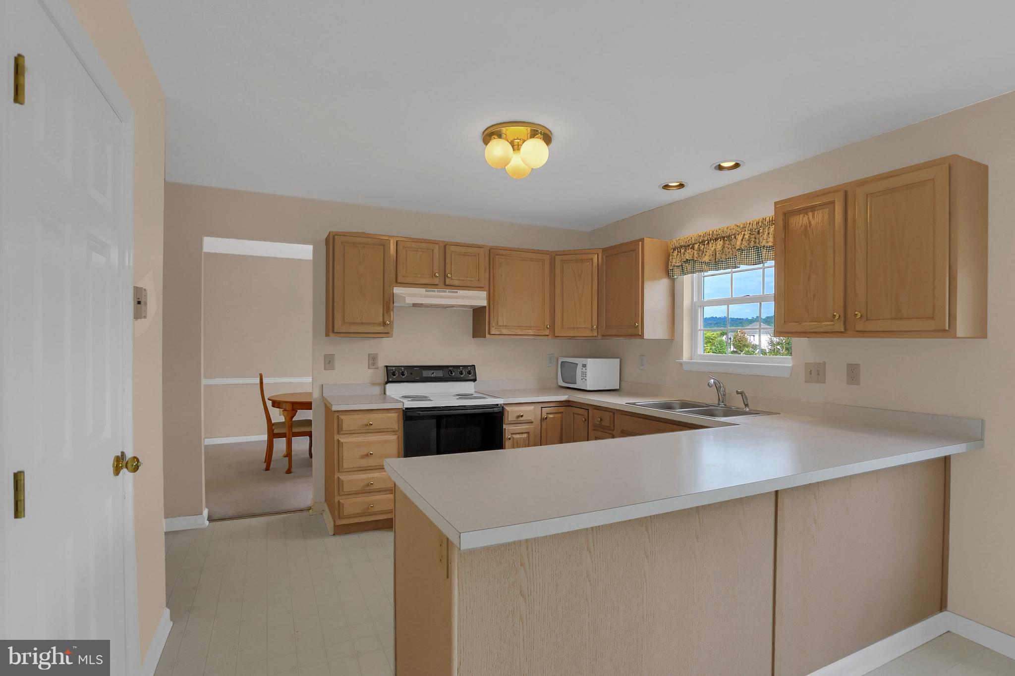 35 Yocumtown Road Etters, PA 17319 - Photo 8 of 29 Eat In Kitchen