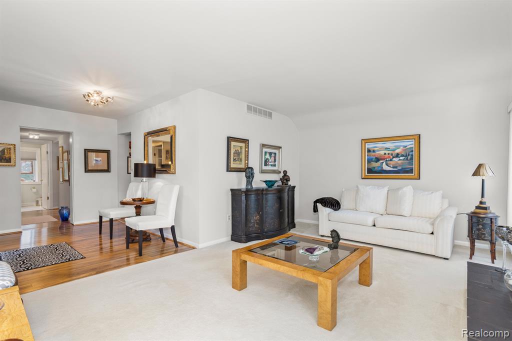 19577 Clement Road Northville, MI 48167 - Photo 9 of 26