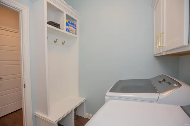 $615,000 | 3512 Udhe Court, Newburgh, IN 47630