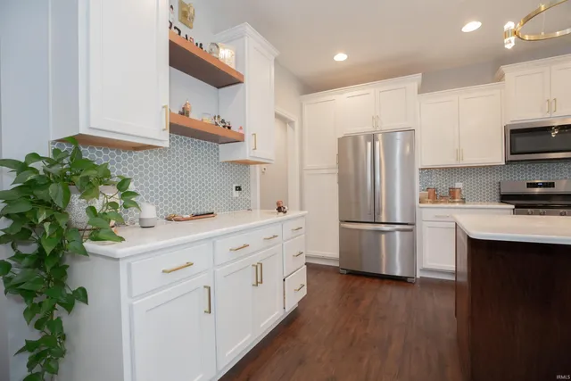 $615,000 | 3512 Udhe Court, Newburgh, IN 47630