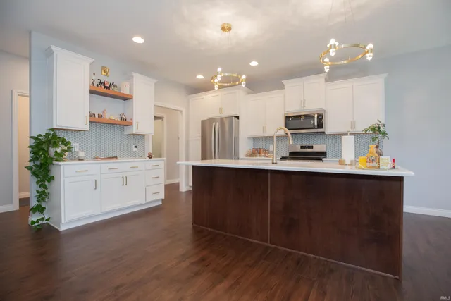 $615,000 | 3512 Udhe Court, Newburgh, IN 47630