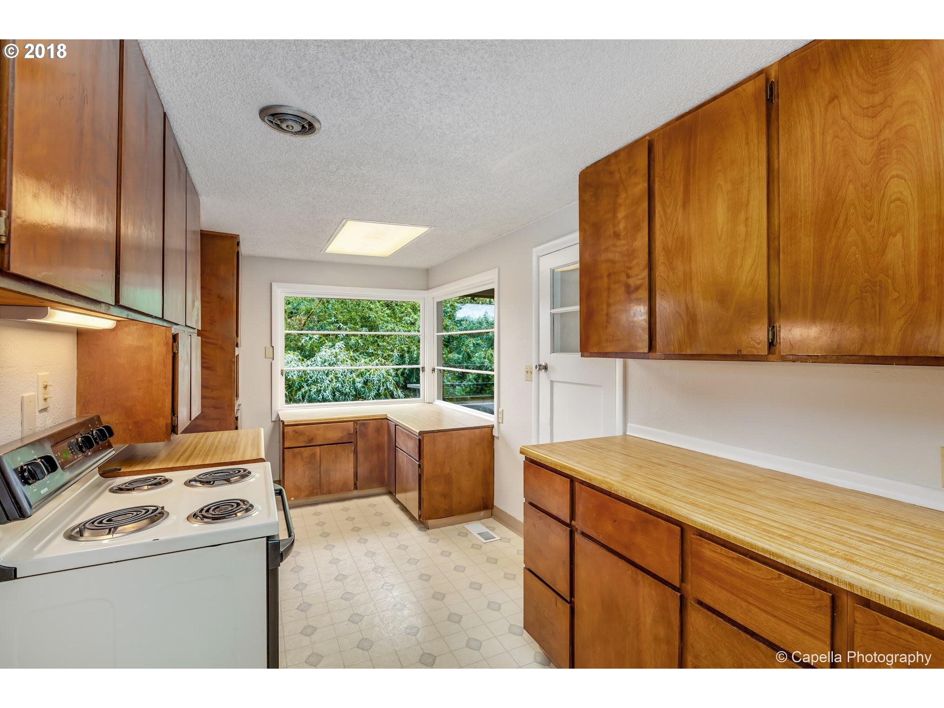 22730 Southwest Chapman Road Sherwood, OR 97140 - Photo 10 of 32 Gallery Image 10
