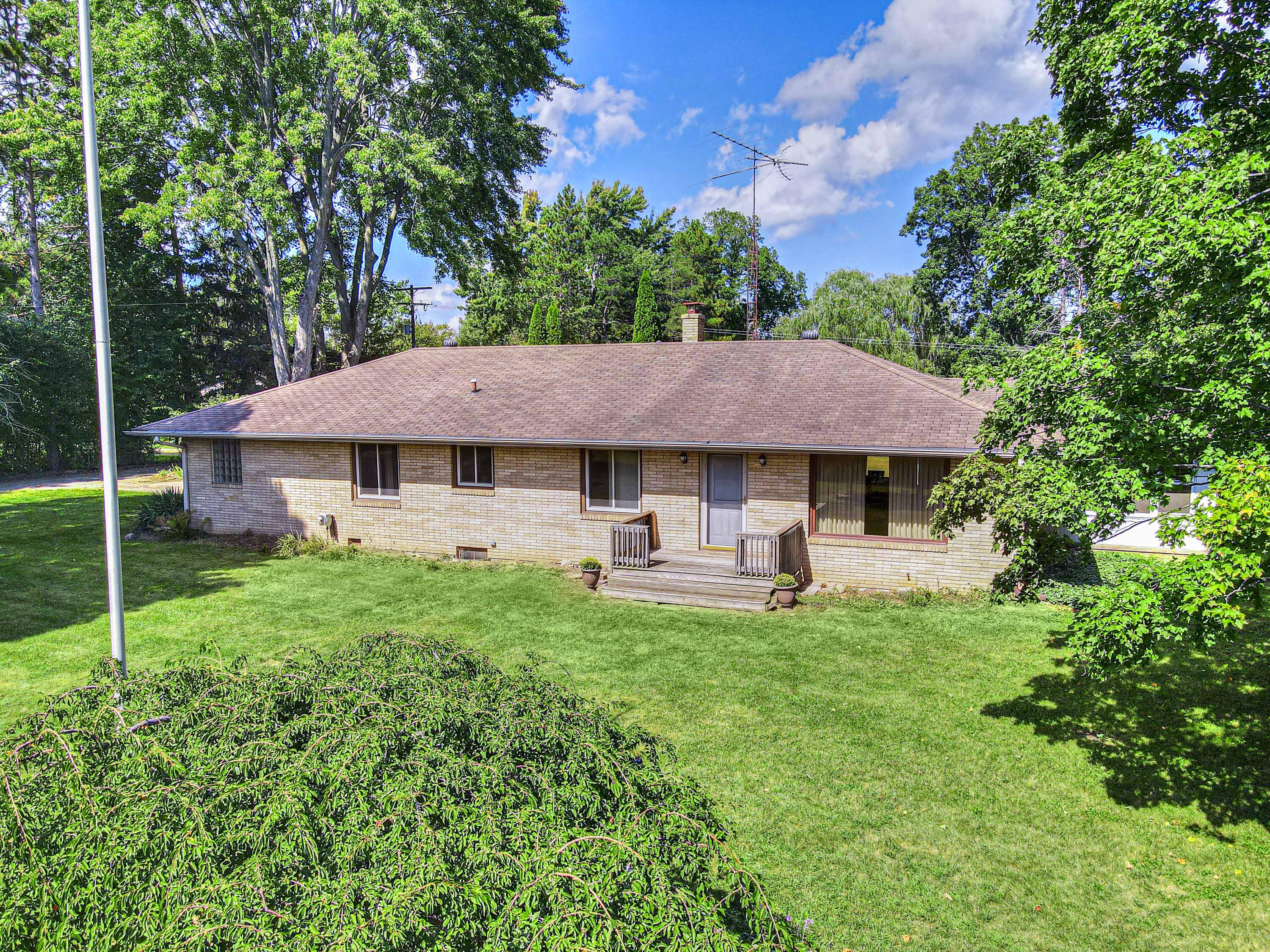 2460 West Kimmel Road Jackson, MI 49201 - Photo 1 of 22 2460 W Kimmel Rd 04