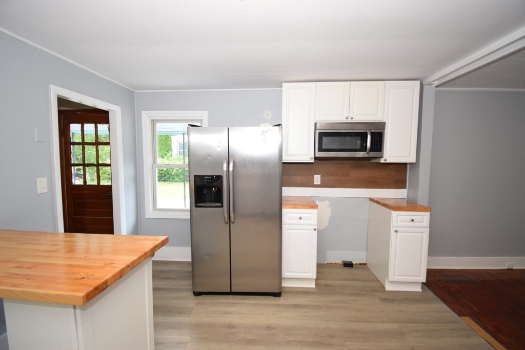 433 Putnam Hill Road Sutton, MA 01590 - Photo 4 of 30