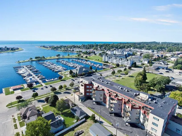 $729,900 | 105 West Danaher Street, Unit 201, Ludington, MI 49431
